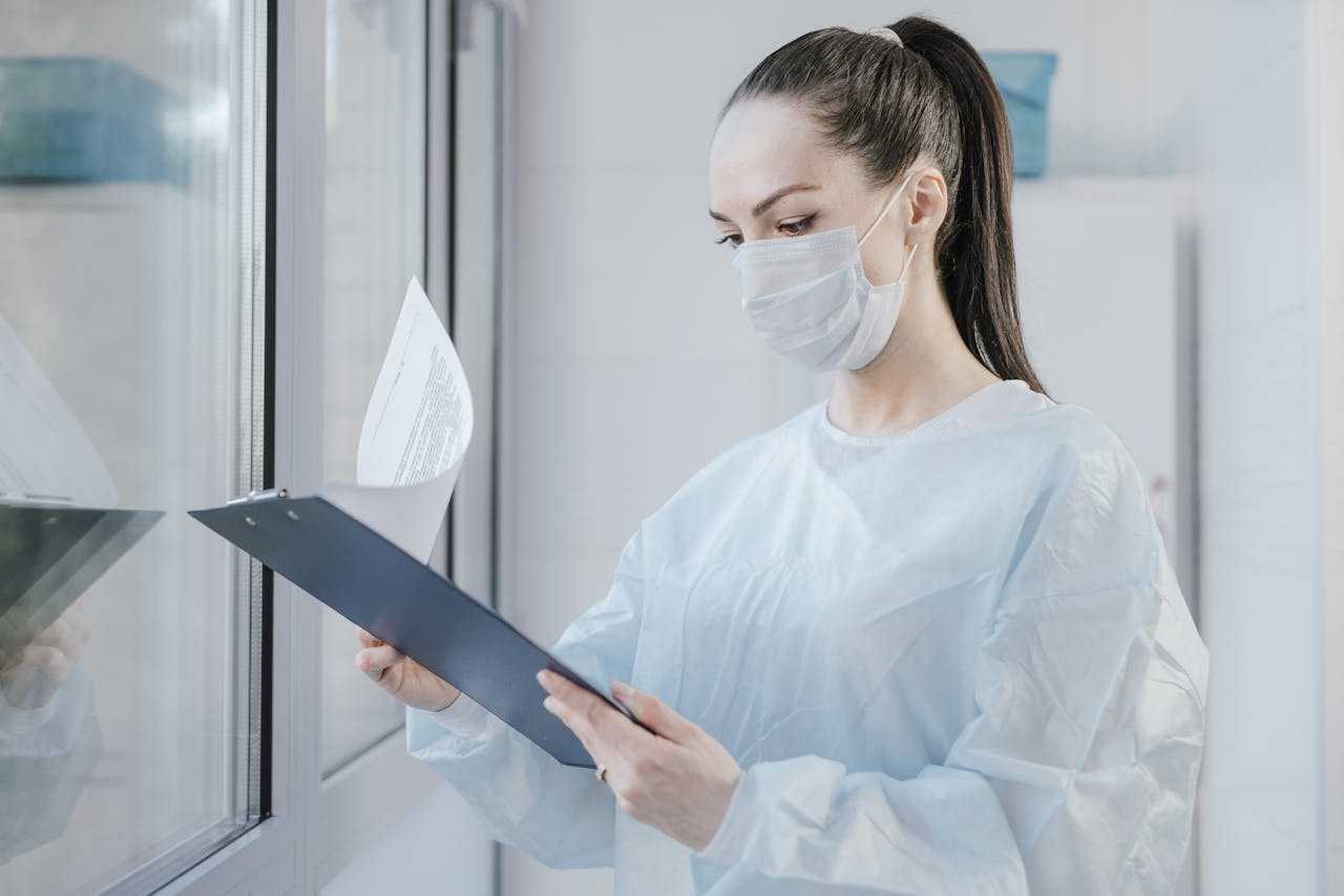 Canada Invites 2,500 Healthcare Pros for PR in Latest Draw