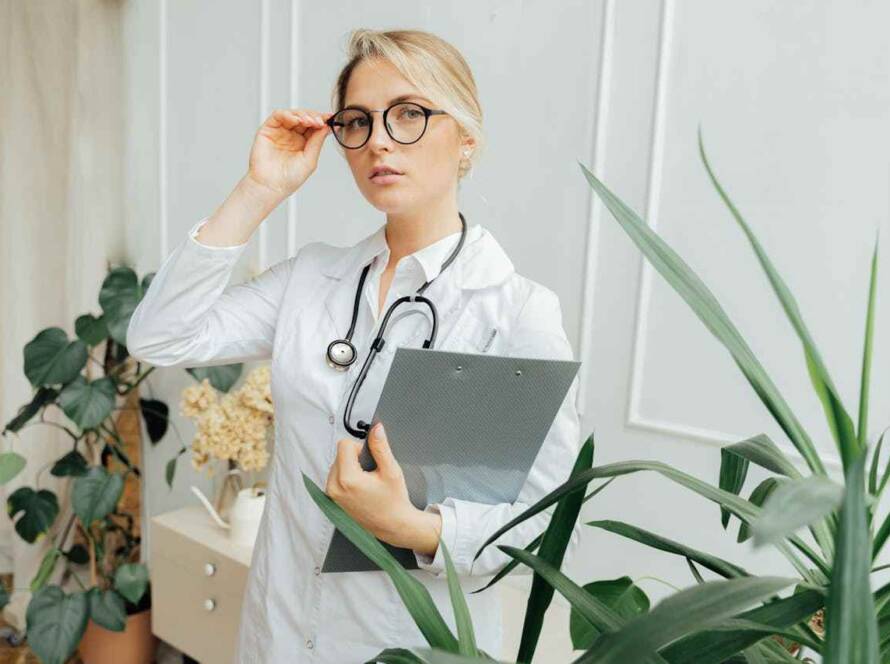Manitoba Welcomes 328 Health Workers to Boost Care System