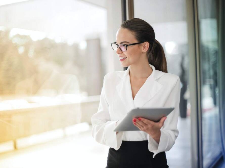 October 2025: ESDC Revises LMIA Processing Times for All Streams