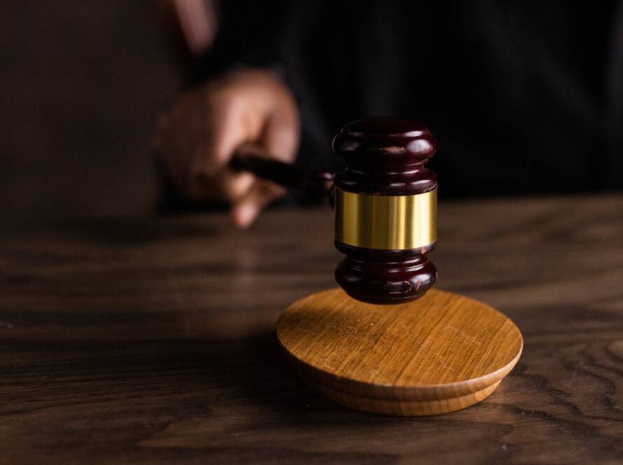 [Shadow Minister Calls for Equal Sentencing in Drug Case Involving Non-Citizens]