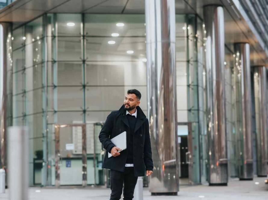 Canada's October 2025 Jobs Report Shows Strong Sector Growth