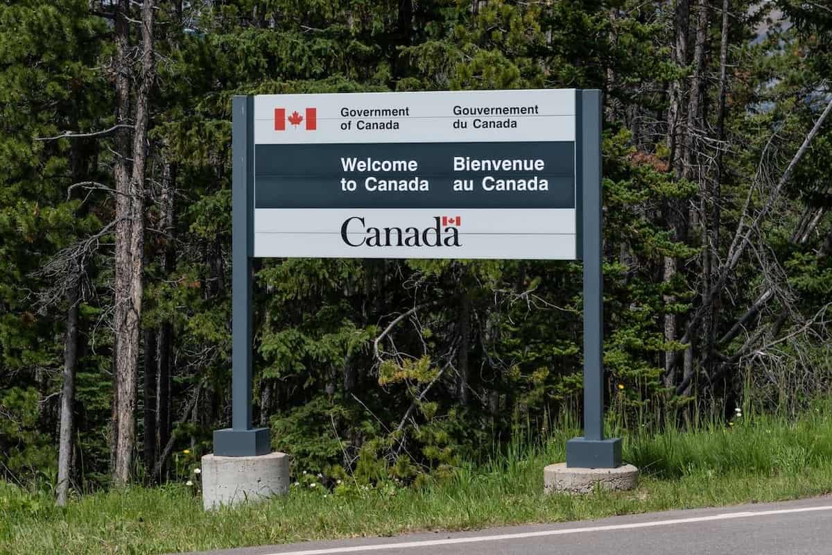 US Halts Immigration: Explore Canada's Express Entry as an Option
