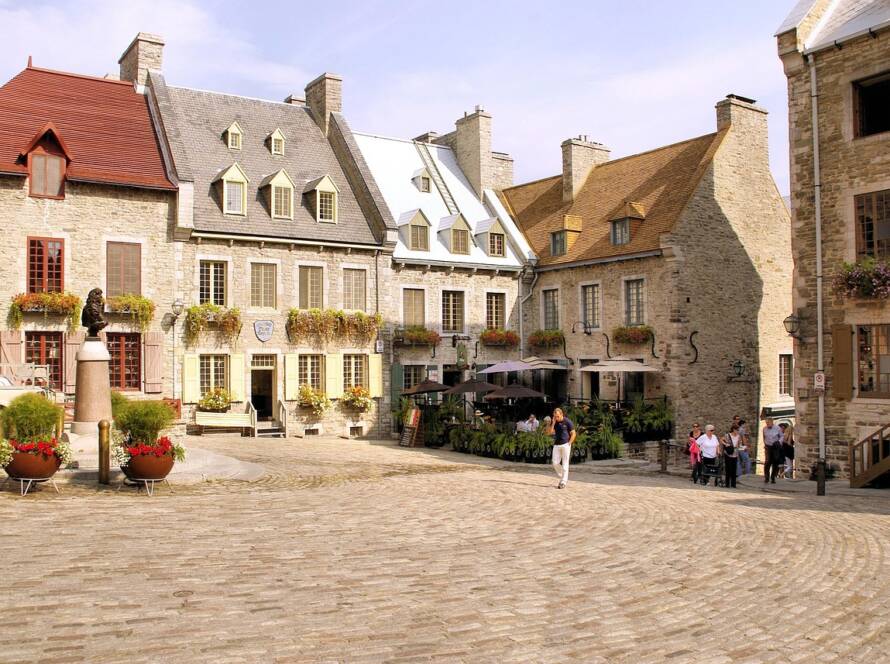 Canada Adds 387,000 Jobs in February 2025