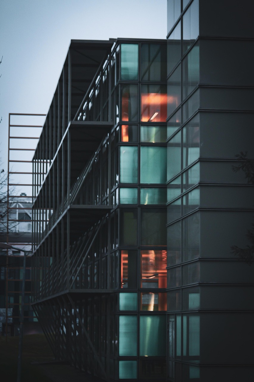 Canada Issues Over 10,000 Work Permit Invitations in First IEC 2025 Draw